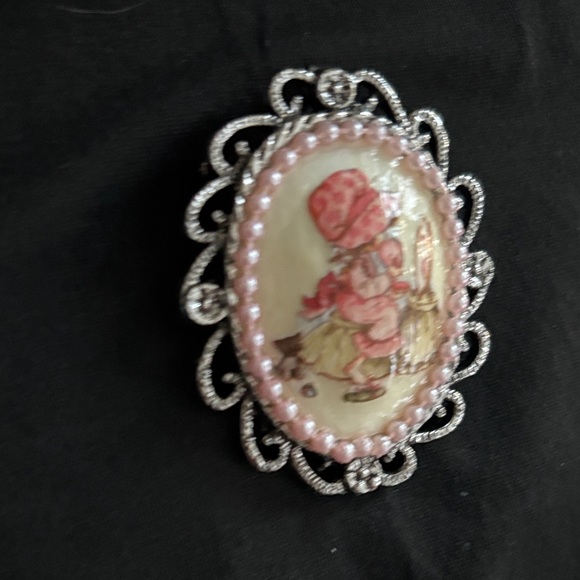 Vintage Holly Hobby Silver Brooch - Picture 4 of 10